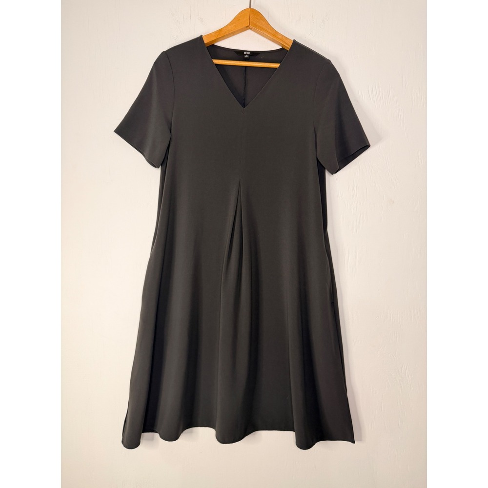 Uniqlo Womens XS Gray V-Neck Short Sleeve Pleated Shift Dress Pockets Lagenlook
